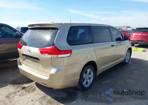 2011 Toyota Sienna z USA, uszkodzony, nr VIN 5TDKA3DC6BS001438